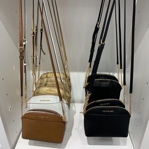 Michael Kors Jet Set Travel Medium Dome Crossbody